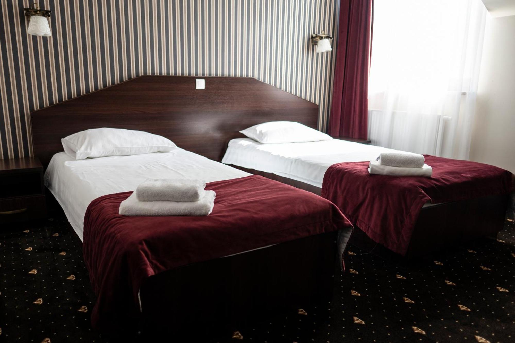 Hotel Podzamcze Góra Kalwaria Dış mekan fotoğraf